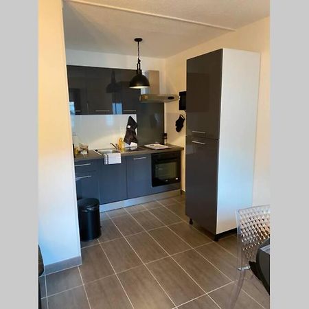 Le 12 Du Temple - Plein Coeur Centre Ville, Residence Privee, 5Mn Gare Sncf, Wifi Et Netflix Niort Kültér fotó