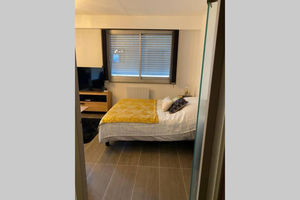 Le 12 Du Temple - Plein Coeur Centre Ville, Residence Privee, 5Mn Gare Sncf, Wifi Et Netflix Niort Kültér fotó